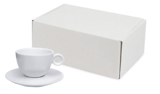 weisse-stabile-geschenk-verpackung-kaffeetasse-mit-unterasse-weiss