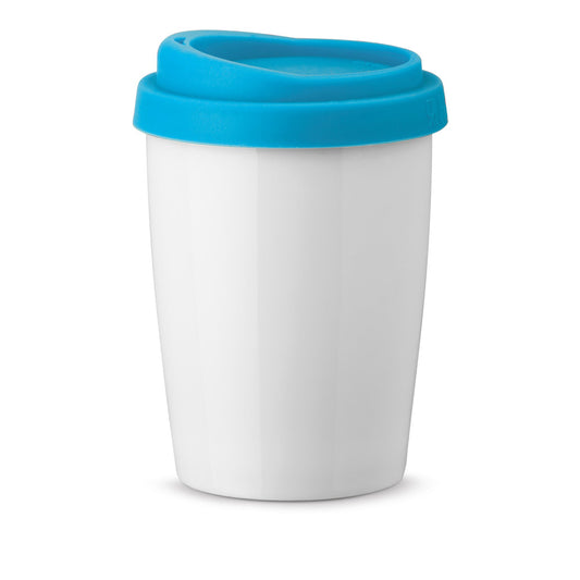 kleiner-coffee-to-go-becher-porzellan-hellblauer-deckel